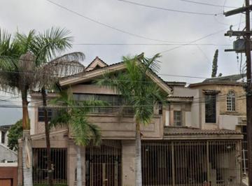 Casa Venta 360m² de 4 habitaciones · Recuperación Bancaria en Honorato de Balzac 136, Colinas de San Jerónimo 5o. Sector, 64630 Monterrey