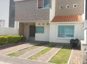 Casa · 3 Recámaras · 2 Estacionamientos · Casa en Fraccionamiento El Mirador