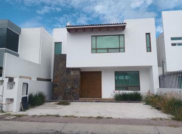 Casa · 142m² · 3 Recámaras · 2 Estacionamientos · Casa en Fraccionamiento El Mirador