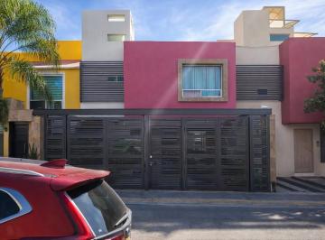 Casa · 3 Recámaras · 2 Estacionamientos · Casa en Fraccionamiento El Mirador