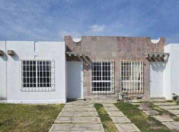 Casa en condominio de 2 habitaciones, Corregidora · Casa en Venta en Qro Fraccionamiento Viñedos