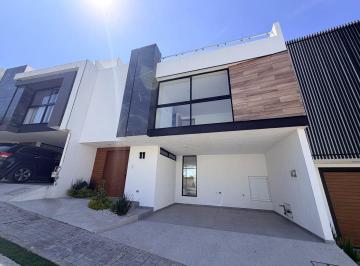 Casa · 250m² · 3 Recámaras · 2 Estacionamientos · Casa Nueva en Venta de 240 m en Lomas de Angelopolis, Cascatta!