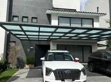 1 · Casa en Venta en Metepec Fraccionamiento Ibiza Diseño Único