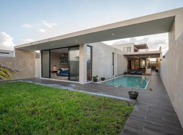 Casa · 327m² · 3 Recámaras · Casa en San Benito