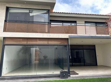 Casa · 485m² · 5 Recámaras · 3 Estacionamientos · Casa en Venta en Villantigua