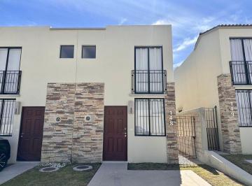 Casa en condominio · 80m² · 2 Recámaras · 1 Estacionamiento · Renta Casa Capital Sur Privada Alberca Seguridad Cerca Zona Industrial y Centro Sur