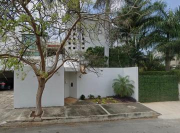Casa de 3 habitaciones, Mérida · Casa en Venta en Montebello Merida Yucatan (Recuperacion Bancaria)
