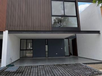 Casa de 3 habitaciones, Villahermosa · Casa con 4 Recámaras en Renta en Residencial Haciendas
