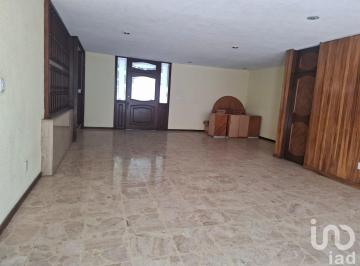 Casa · 850m² · 5 Recámaras · 15 Estacionamientos · Casa en Renta, Uso de Suelo Mixto, Col. Cimatario, Querétaro, Zona Céntrica