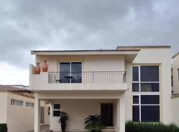 Casa en condominio de 3 habitaciones, Metepec · Venta de Casa en Residencial Los Cantaros en Metepec