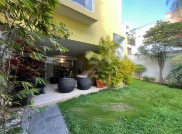 Casa uso de suelo de 4 habitaciones, Guadalajara · Casa Propiedad en Venta con Uso Comercial Monraz, Guadalajara