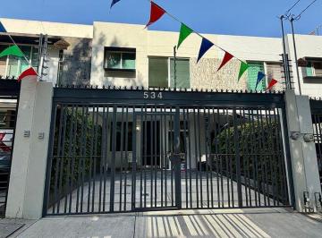 Casa · 162m² · 3 Recámaras · 2 Estacionamientos · Jardines de Los Arcos 3 Hab. 2 Niveles