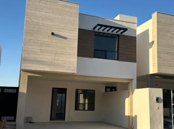 Casa · 145m² · 3 Recámaras · 2 Estacionamientos · Casa en La Aurora