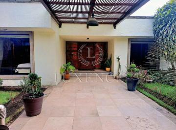 Casa · 760m² · 4 Recámaras · 6 Estacionamientos · Casa en Jardines del Pedregal en Venta
