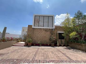 Casa · 175m² · 2 Recámaras · 4 Estacionamientos · En Querétaro en Venta, Casa de Una Planta con Una Super Vista