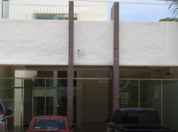 Local comercial , Benito Juárez · Edificio Comercial con Showroom, Departamentos y Terraza en Av Palenque Cancún