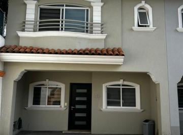 Casa de 3 habitaciones, Zapopan · Casa en Venta, en Residencial Santa Fe, Zapopan, Jalisco