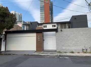Casa de 5 habitaciones, San Pedro Garza García · Casa con 450 m² de Superficie de Terreno, 5 Recámaras en Venta, Santa Engracia
