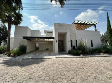 Casa · 370m² · 3 Recámaras · 2 Estacionamientos · Casa Av Antiguo Rancho a Morillotla 168, Residencial Morillotla, 72813 San Andrés Cholula, Pue.