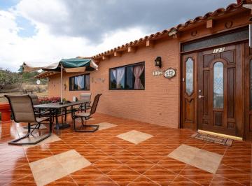 Casa en condominio · 332m² · 3 Recámaras · 3 Estacionamientos · Gran Oportunidad de Adquirir Una Casa en Tapalpa con Amplios Espacios