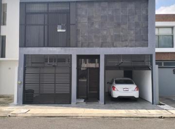 Casa · 227m² · 3 Recámaras · 2 Estacionamientos · Cv21 Casa en Venta, Lomas de La Rioja
