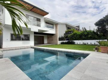 Casa · 350m² · 4 Recámaras · 2 Estacionamientos · Casa - Fraccionamiento Paraíso Country Club