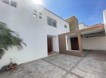 Casa de 4 habitaciones, Jesús María · Casa con 290 m² Superficie de Terreno, 4 Recámaras en Venta en Trojes del Pedregal