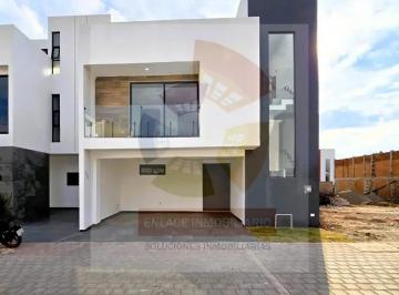 1 · Casa en Venta con Recamara en Planta Baja, Zona: Atrás de Plaza San Diego