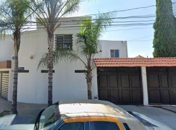 Casa de 3 habitaciones, León · Casa en Venta en Oxigeno, Guanajuato.