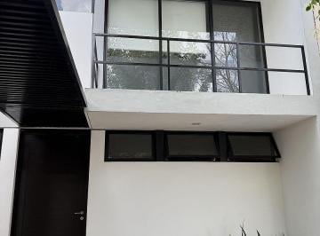 3b142eb141deab45c57cdbd6e855e5a2bef10244a448d9c070d515e387c3377e · Townhouse Moderno en Colonia Maya