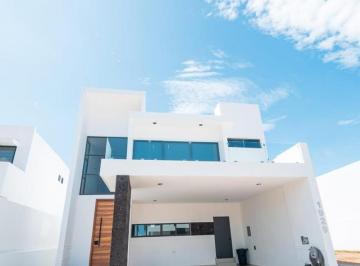 Casa · 258m² · 4 Recámaras · 2 Estacionamientos · Casa en Fraccionamiento Cerritos Resort