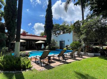 Casa de 6 habitaciones, Cuernavaca · Residencia Exclusiva en Fracc. La Joya
