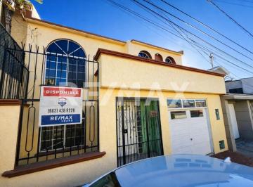 Casa · 180m² · 4 Recámaras · 1 Estacionamiento · Casa en Venta, en Playas de Tijuana
