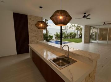 Casa de 4 habitaciones, Mérida · Residencia de Dos Pisos con Alberca Privada en Venta, Xcanatún, Mérida