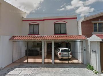 Casa de 2 habitaciones, Irapuato · Casa en Venta en Rincón del Crepúsculo, Guanajuato.