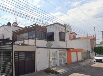 Casa en Venta de 4 habitaciones Lomas del Marqués  · Remate Bancario Casa en Lomas del Marqués Querétaro | Debajo de Valor Comercial