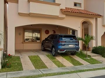 Casa en condominio de 3 habitaciones, Tlajomulco de Zúñiga · Casa Estilo California Modelo Santa Monica