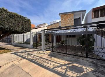 1 · Casa en Venta a m de La Av Paseo de Montejo Merida Yucatan