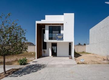 Casa en condominio · 130m² · 3 Recámaras · 2 Estacionamientos · Venta de Casa en Capital Norte Coto Alva 3 Int 35