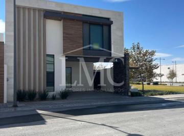 Casa en condominio de 4 habitaciones, Saltillo · En Renta Hermosa Casa Nueva en Privado Al Norte - Privanzas Acacia