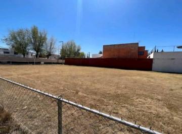 Terreno / Lote · 900m² · Venta de Terreno en El Fraccionamiento La Joya.