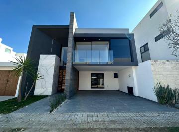 Casa · 362m² · 4 Recámaras · 2 Estacionamientos · Casa en Venta en Lomas de Angelópolis III