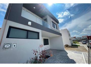 Casa · 169m² · 4 Recámaras · 2 Estacionamientos · Casa en Venta en Cholula