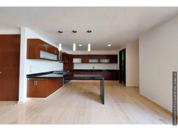 Casa · 270m² · 3 Recámaras · 2 Estacionamientos · Casa en Venta en Lomas de Angelópolis III, Parque Queretaro