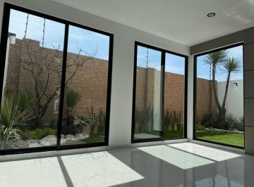 Casa · 290m² · 4 Recámaras · 2 Estacionamientos · Casa en Venta en Parque Berna, Lomas de Angelopolis.