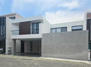 Casa · 289m² · 4 Recámaras · 2 Estacionamientos · Casa en Venta en Morillotla