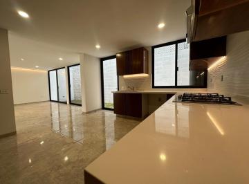 Casa · 256m² · 3 Recámaras · 2 Estacionamientos · Casa en Venta en Fraccionamiento Kinara, Zona Lomas de Angelópolis
