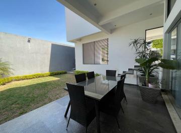 Casa · 400m² · 4 Recámaras · 3 Estacionamientos · Casa en Venta en Lomas de Angelópolis Ll