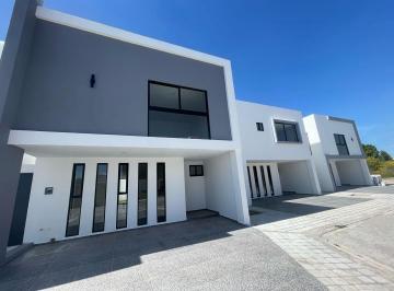 Casa · 161m² · 3 Recámaras · 3 Estacionamientos · Casa en Venta en Tlaxcalancingo