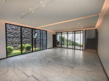 Casa · 493m² · 3 Recámaras · 5 Estacionamientos · Casa en Venta en La Vista Country Club